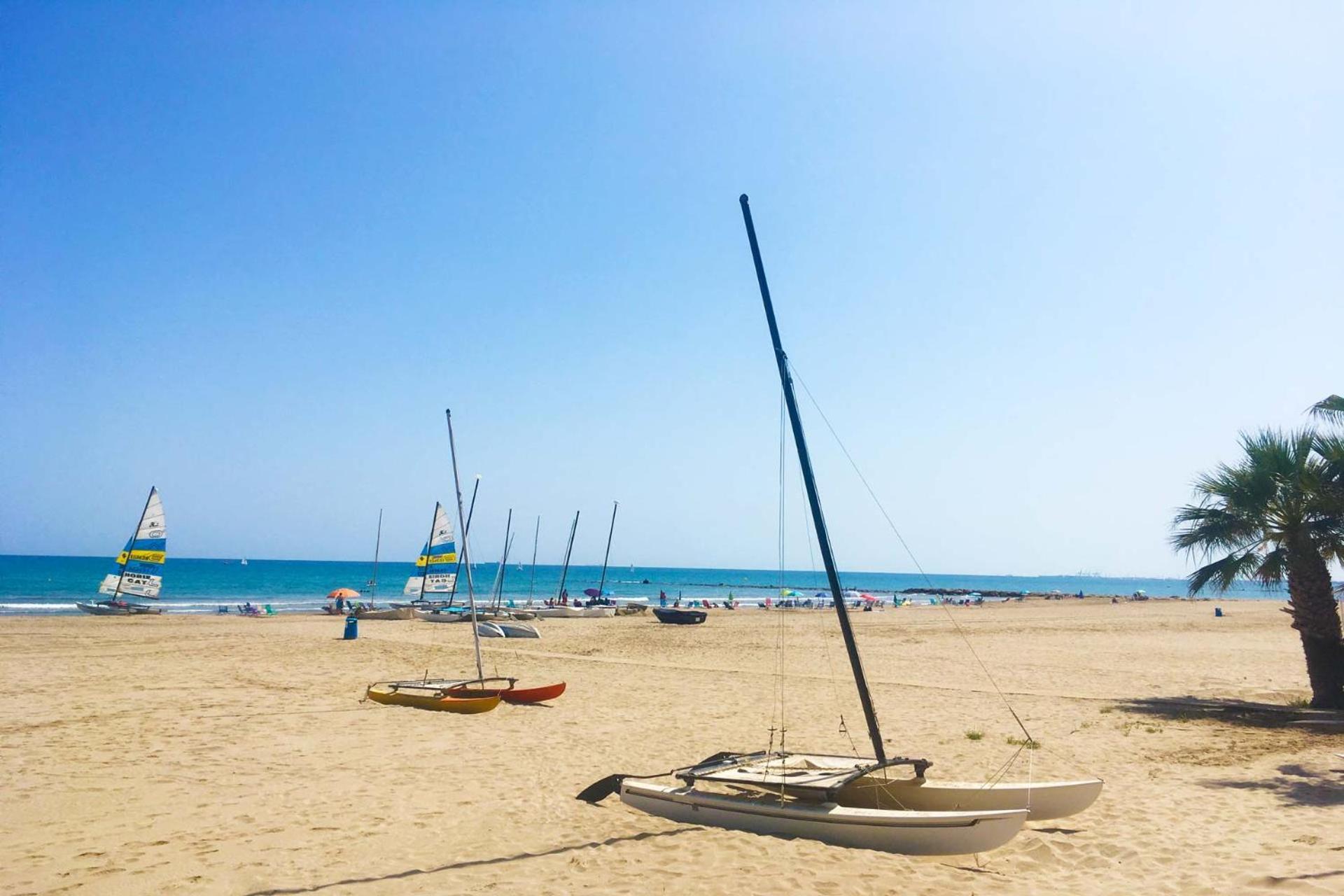 Hotel Ecoavenida Benicassim Bagian luar foto