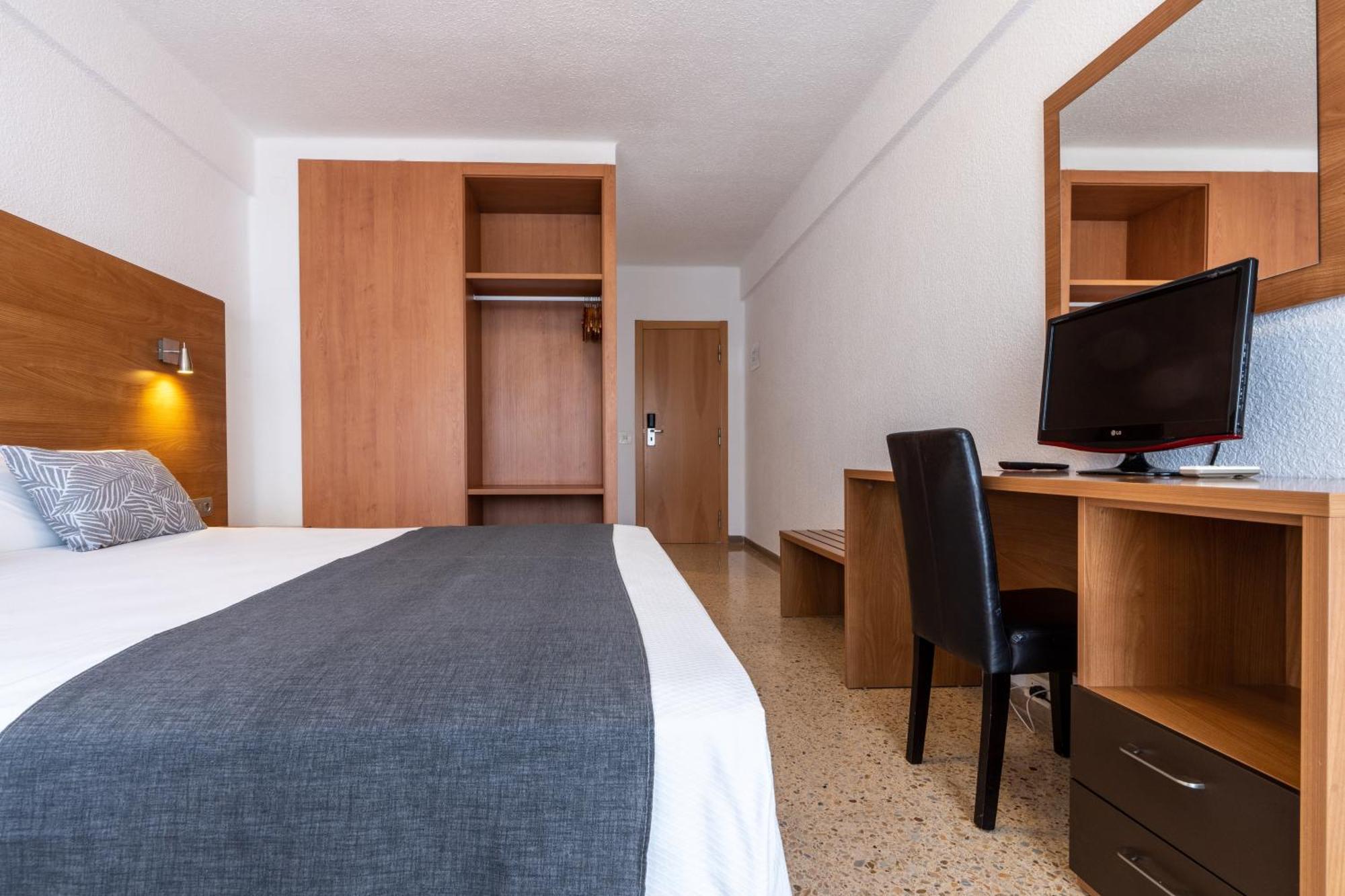 Hotel Ecoavenida Benicassim Bagian luar foto