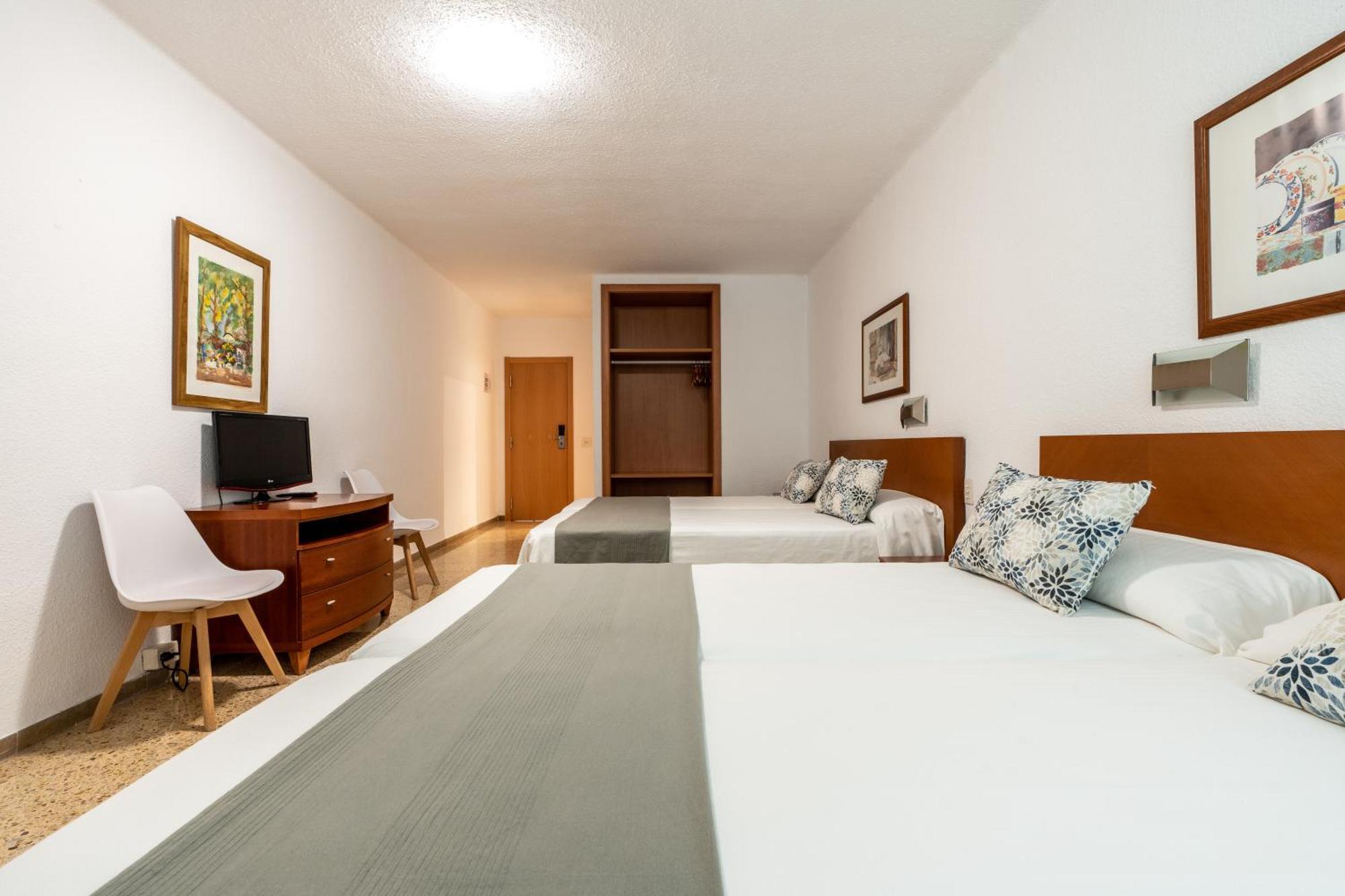 Hotel Ecoavenida Benicassim Bagian luar foto