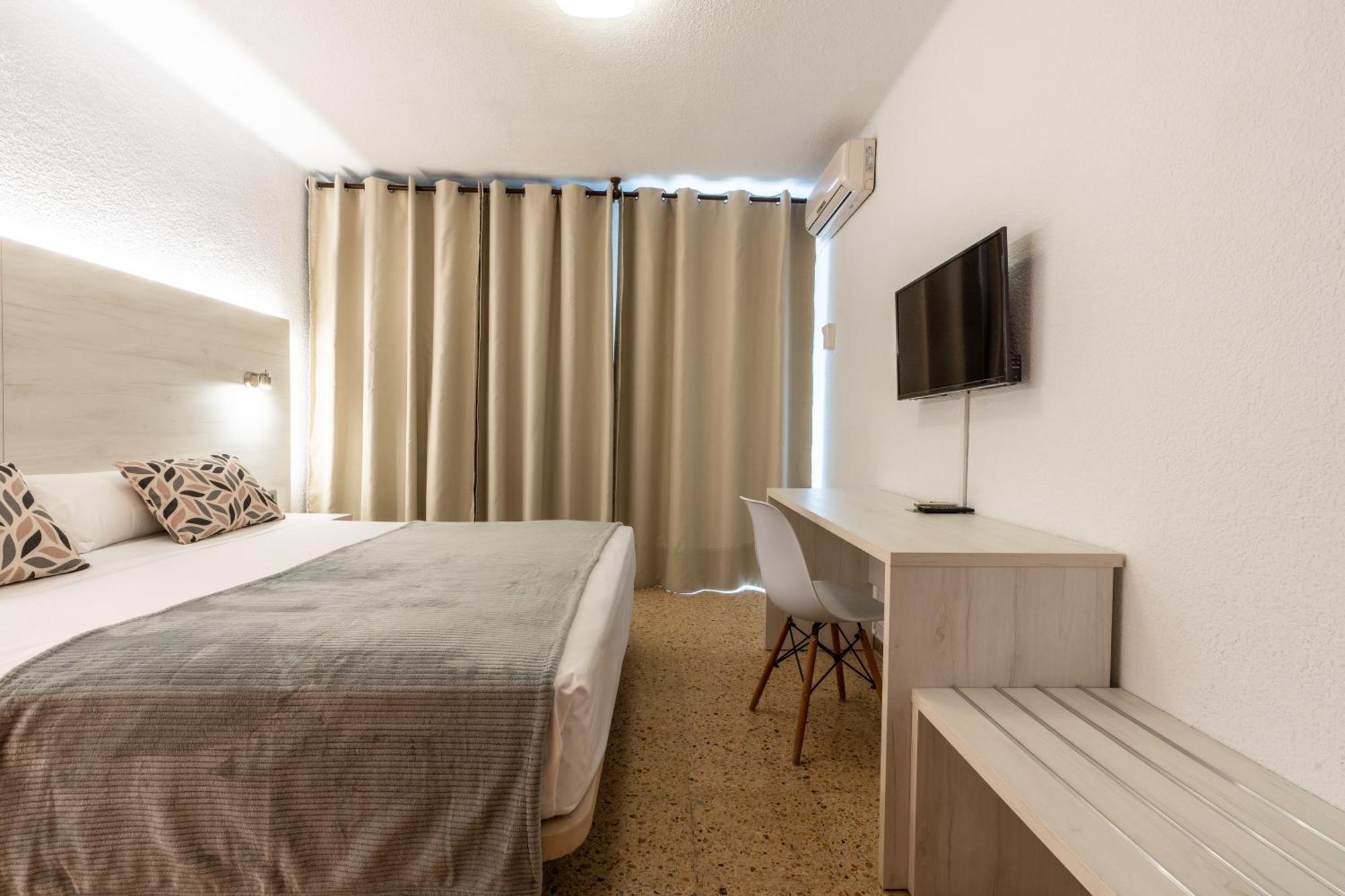 Hotel Ecoavenida Benicassim Bagian luar foto