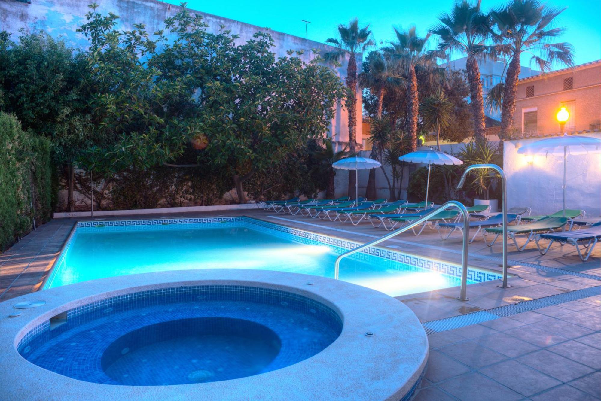 Hotel Ecoavenida Benicassim Bagian luar foto