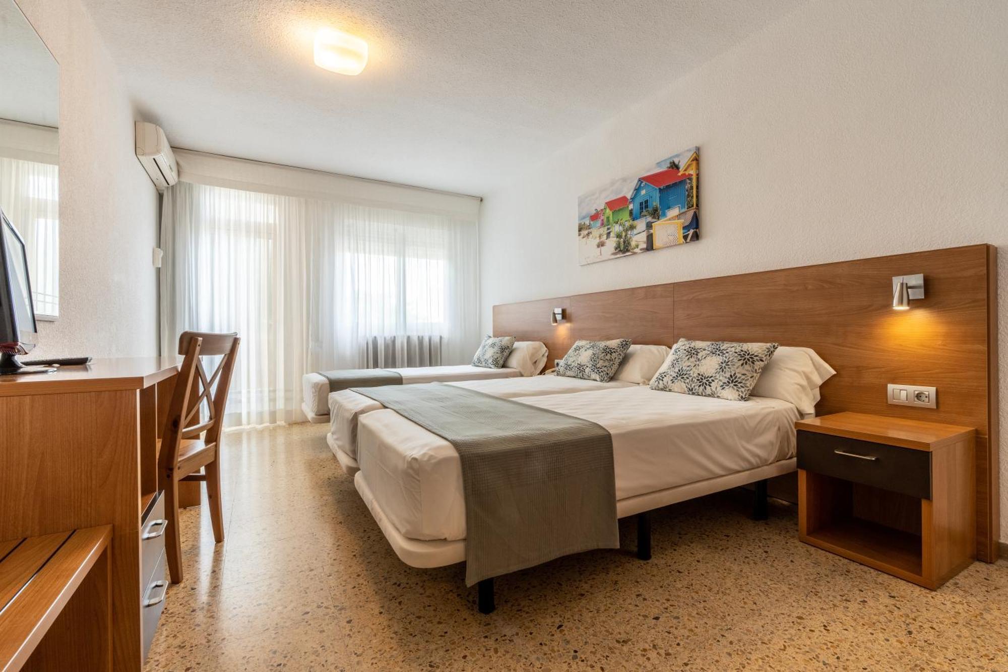 Hotel Ecoavenida Benicassim Bagian luar foto